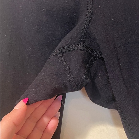 Womens Lululemon Athletica Crop Capris Leggings Black with Pink Waistband - Picture 6 of 8